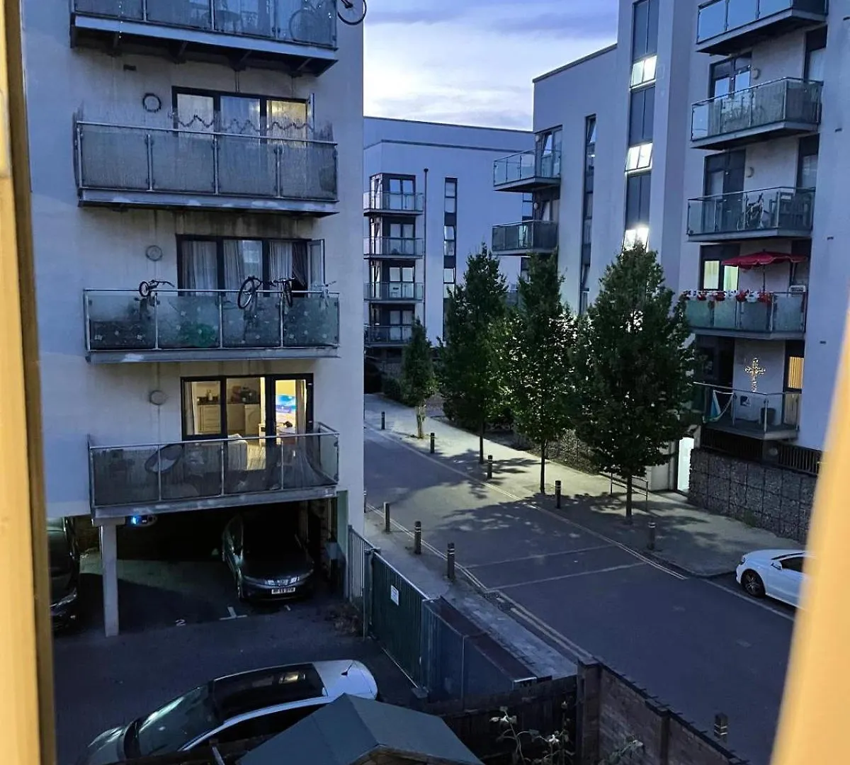 En-Suite Cozy Double Bedroom London Guest house